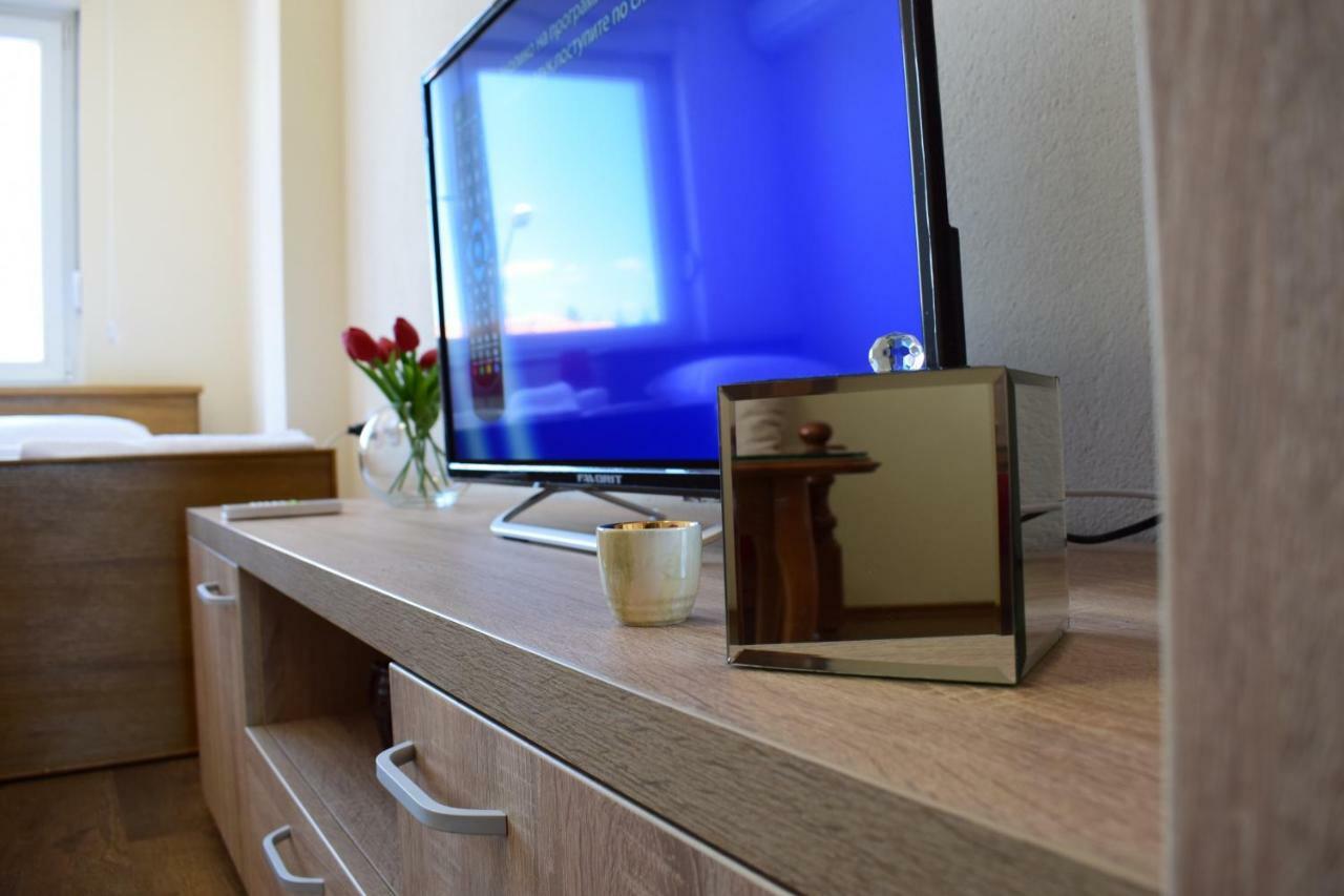 Apartment 23